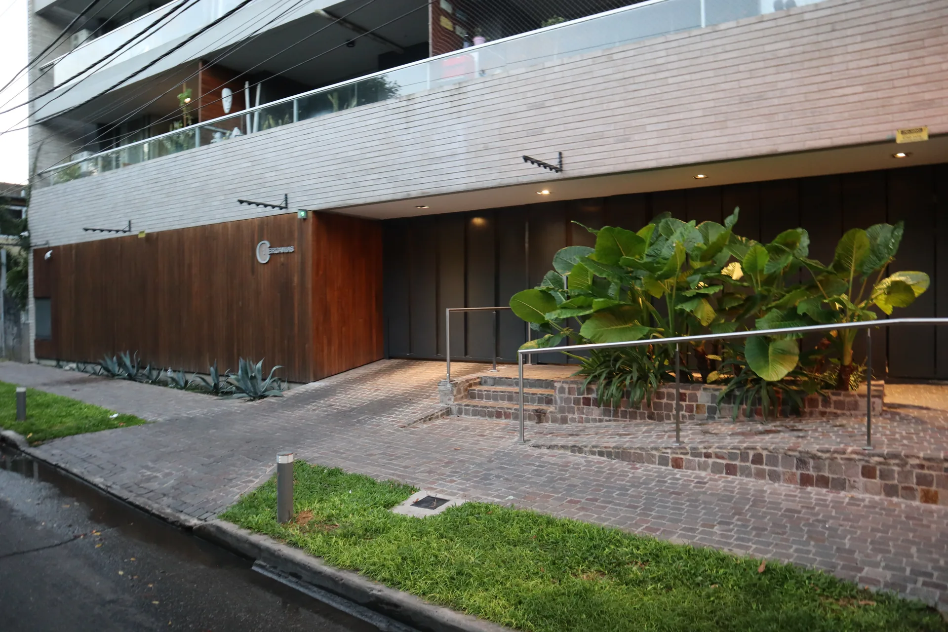 Cercanías 1 entrance