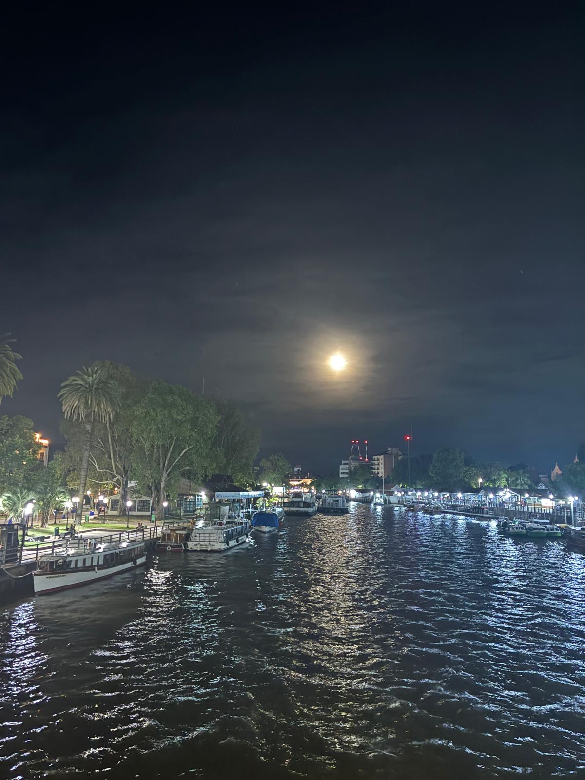 Moonlit river reflections in Tigre