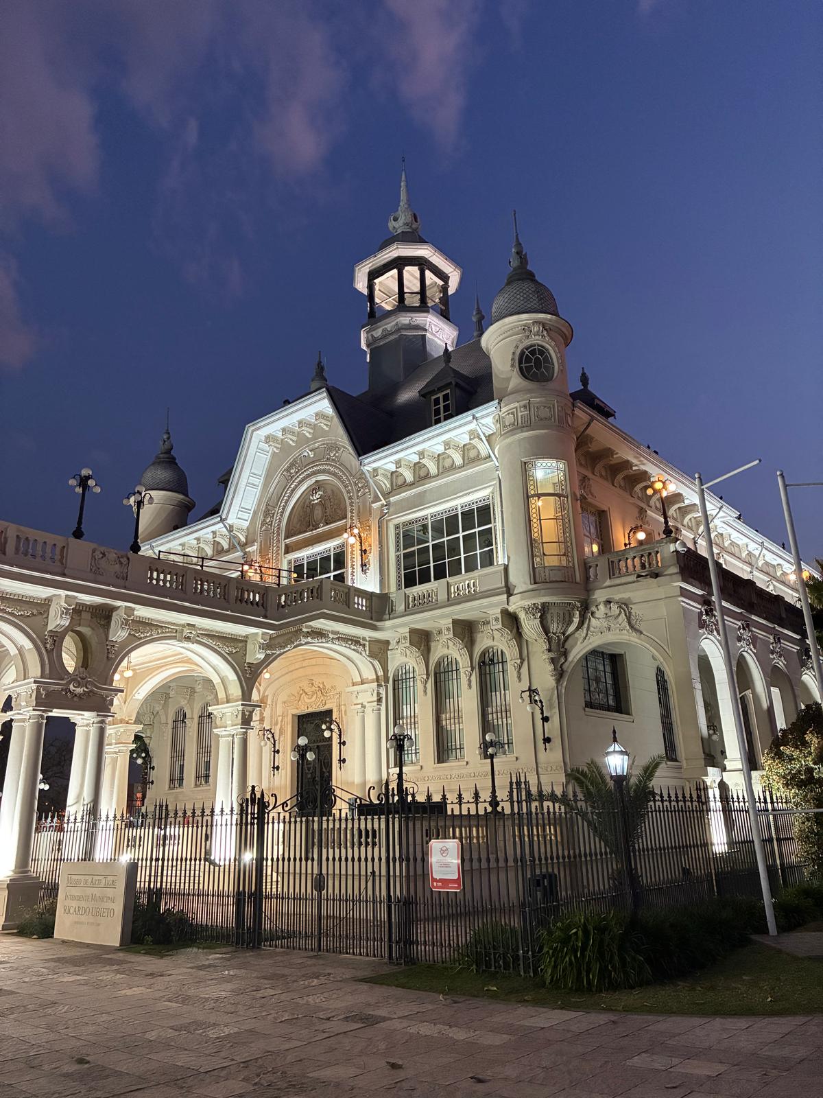 Museo de Arte de Tigre on the riverbank